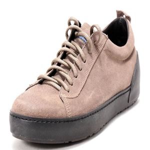 鞋業(yè)加盟費多少 鞋業(yè)加盟店